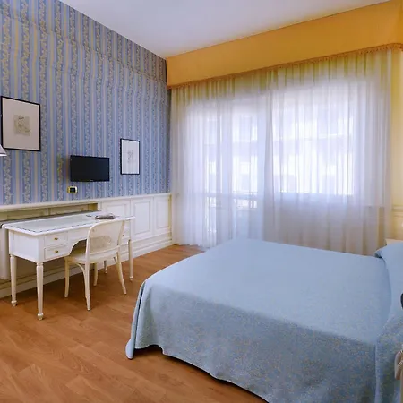 Ambasciatori Palace Szálloda 4*
