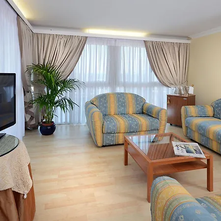 Ambasciatori Palace Szálloda 4*